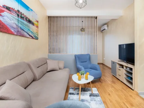 Prodaja, dvosoban stan, 55m², Bečići, Budva - image 1