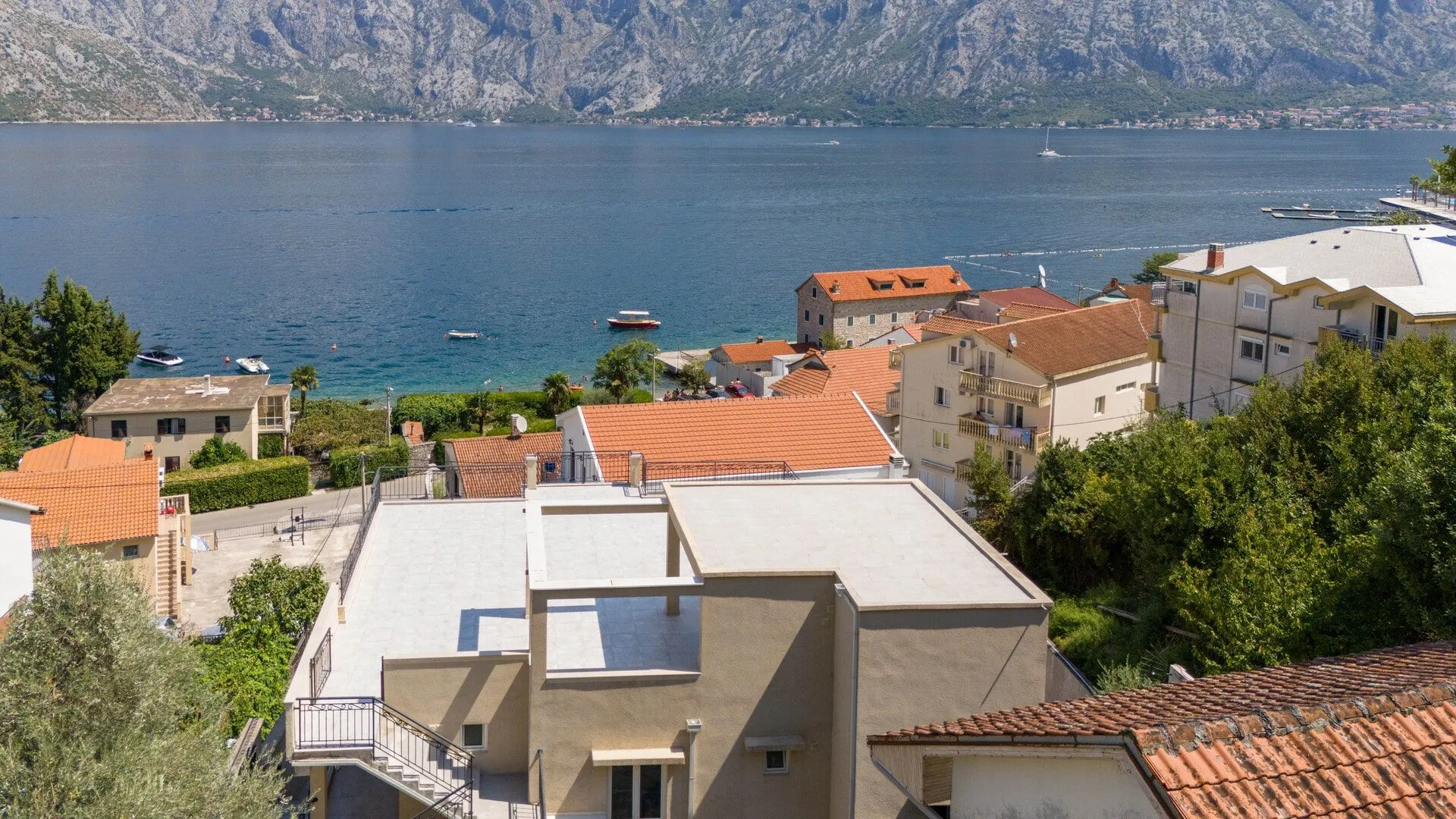 Prodaja, stan, 440m², Stoliv, Kotor