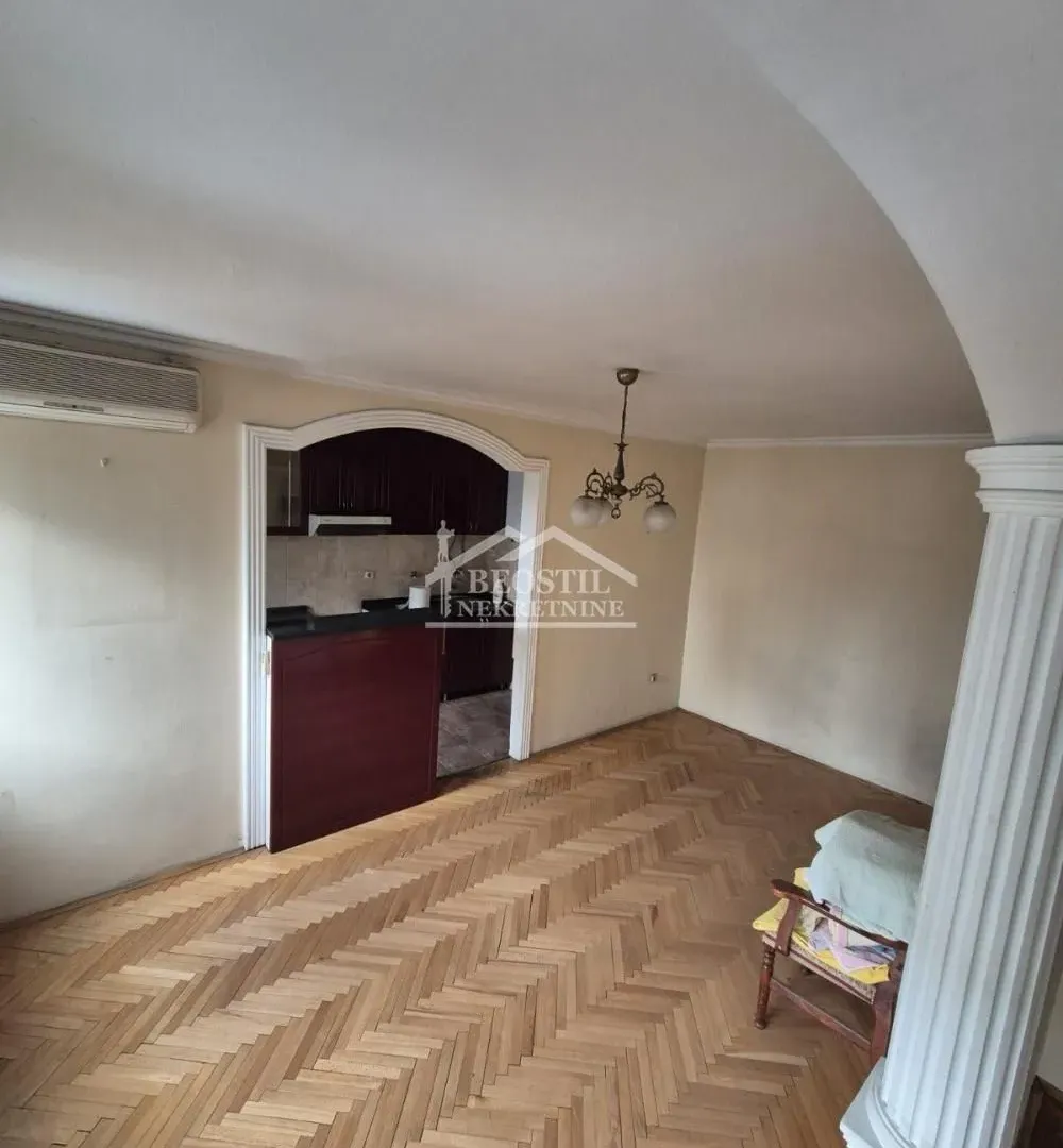 Prodaja, četvorosoban stan, 99m², Palata Pravde, Beograd