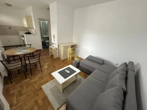 Rent, studio apartment, 26m², Bulevar Evrope, Novi Sad Sve Podlokacije - image 2
