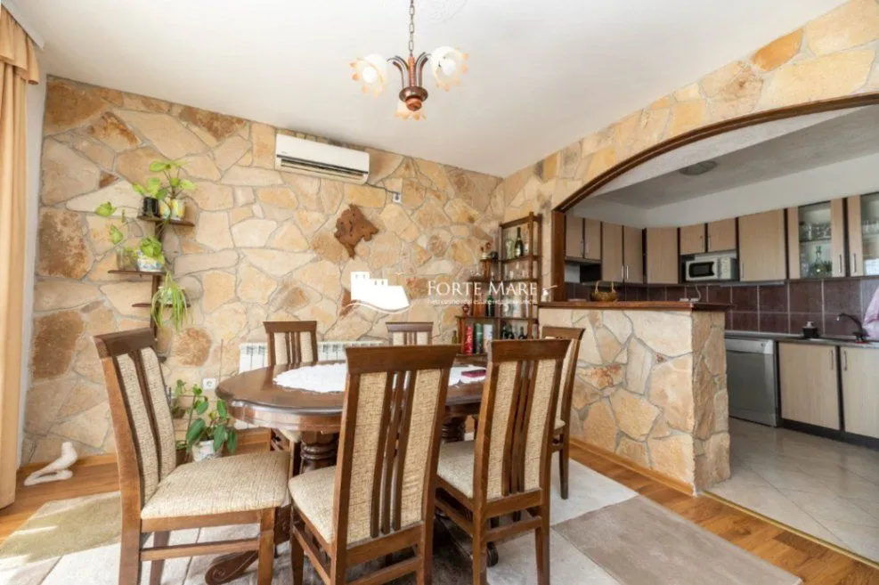 Prodaja, kuća, 261m², Ratiševina, Herceg Novi