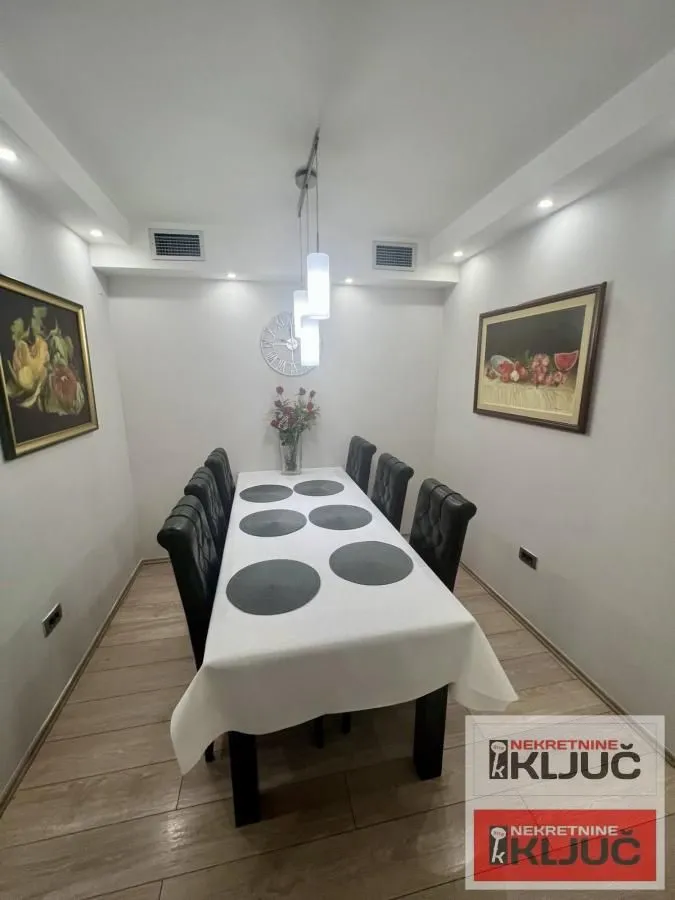 Prodaja, četvorosoban stan, 105m², Spens, Novi Sad Sve Podlokacije