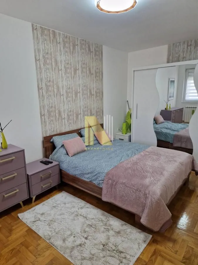 Izdavanje, dvosoban stan, 56m², Centar, Novi Sad