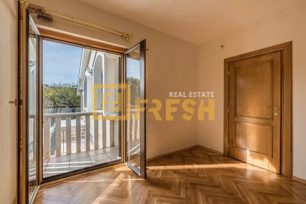 Rent, house, 370m², Zabjelo, Podgorica
