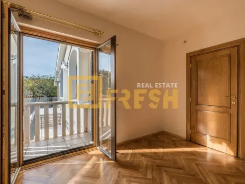 Izdavanje, kuća, 370m², Zabjelo, Podgorica - image 15