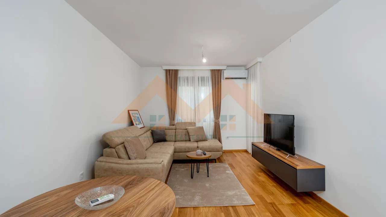Izdavanje, jednosoban stan, 47m², City Kvart, Podgorica