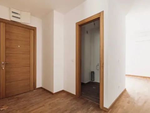 Sale, one bedroom apartment, 64m², Bečići, Budva - image 2