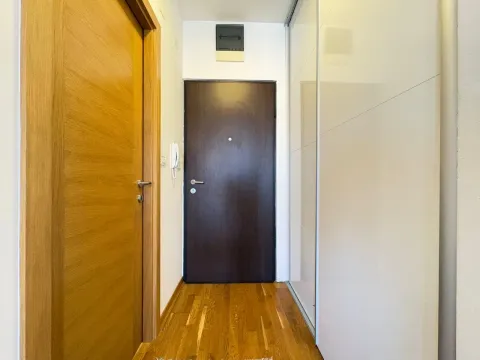 Izdavanje, garsonjera, 30m², City Kvart, Podgorica - image 4