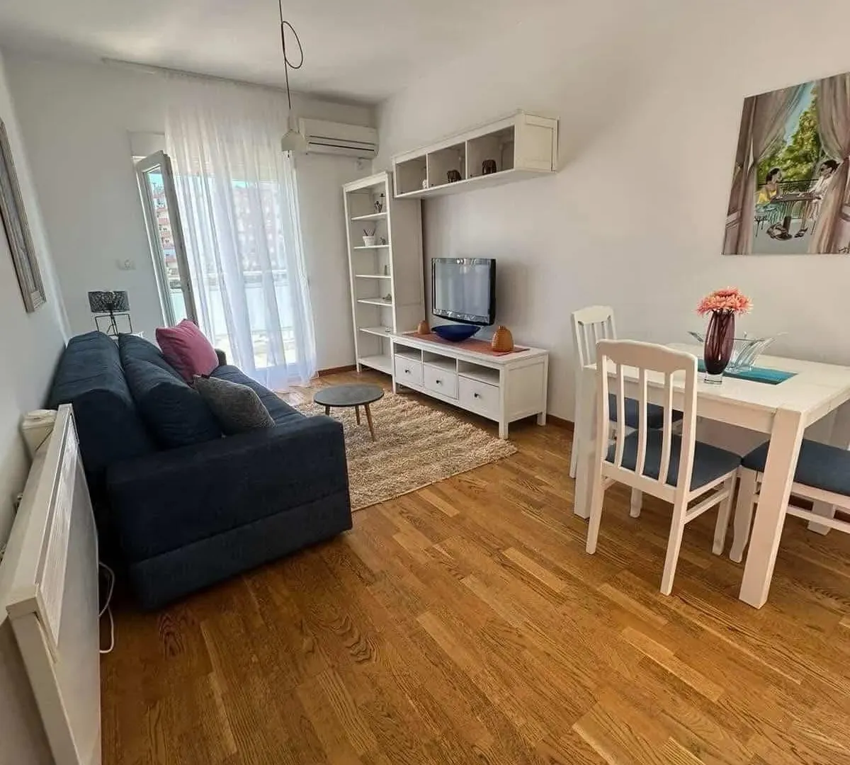 Izdavanje, jednosoban stan, 50m², City Kvart, Podgorica