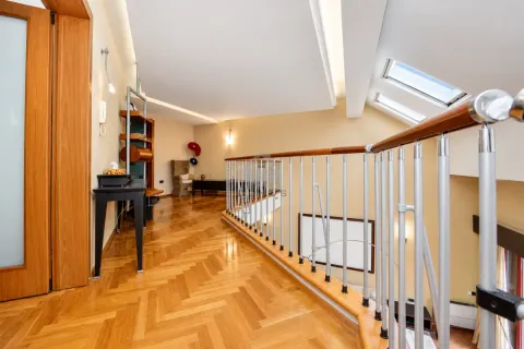 Prodaja, četvorosoban stan, 280m², Preko Morače, Podgorica - image 13