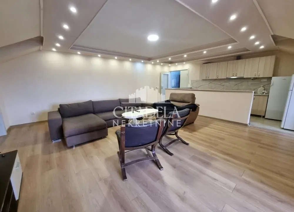 Izdavanje, stan, 134m², Čukarica, Beograd