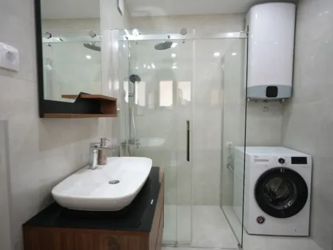 Izdavanje, poslovni prostor, 95m², Pod Goricom, Podgorica - image 7