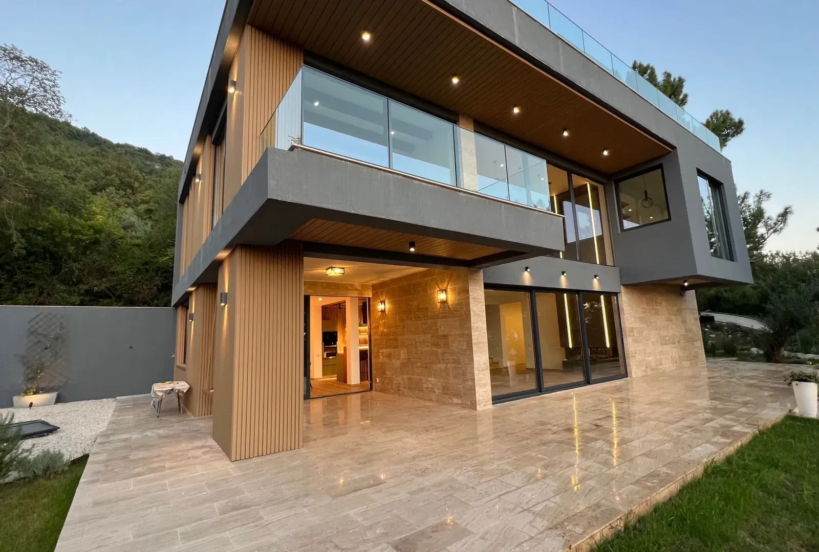 Prodaja, kuća, 317m², Kavač, Kotor