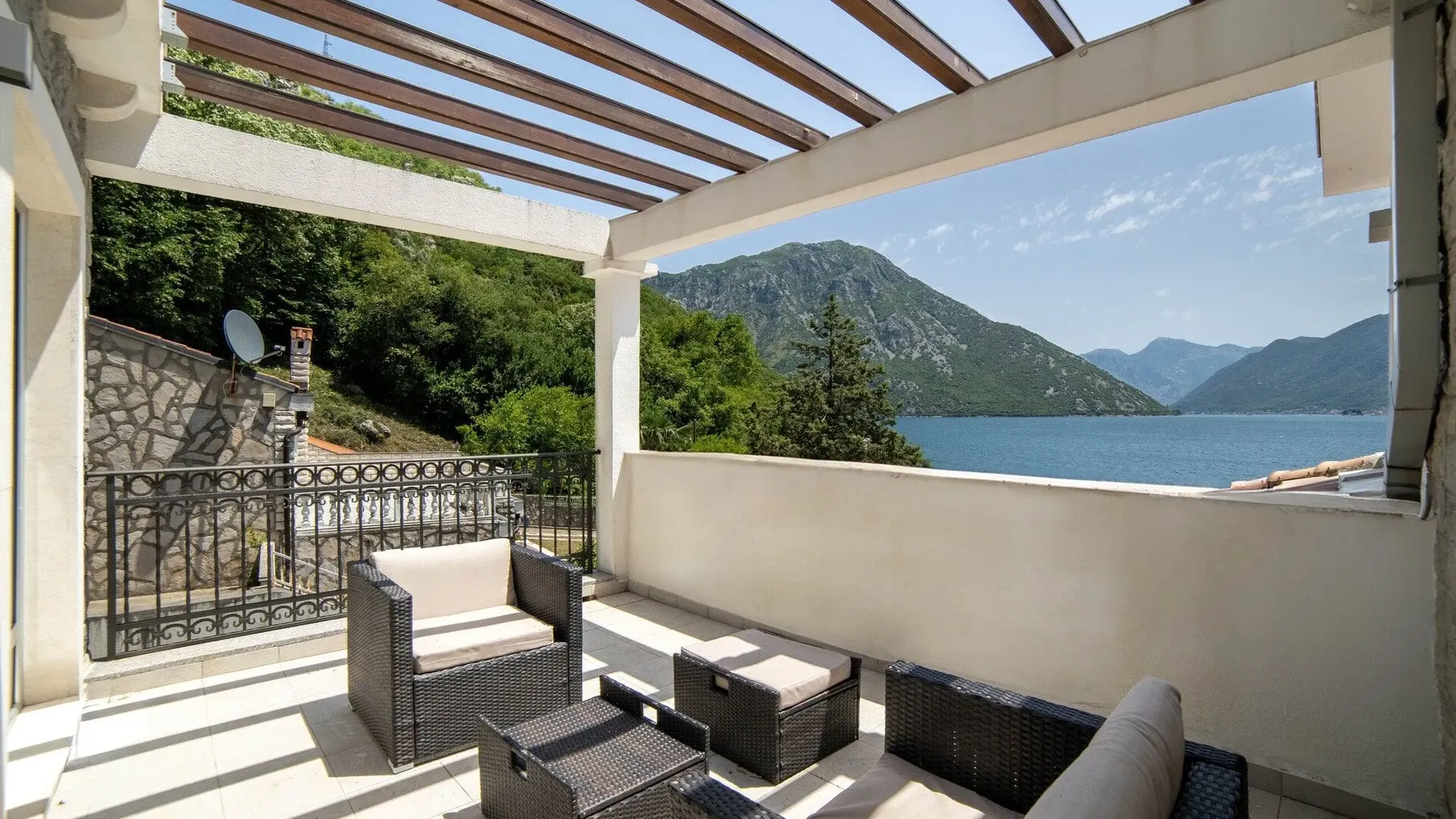 Sale, house, 405m², Kotor, Crna Gora
