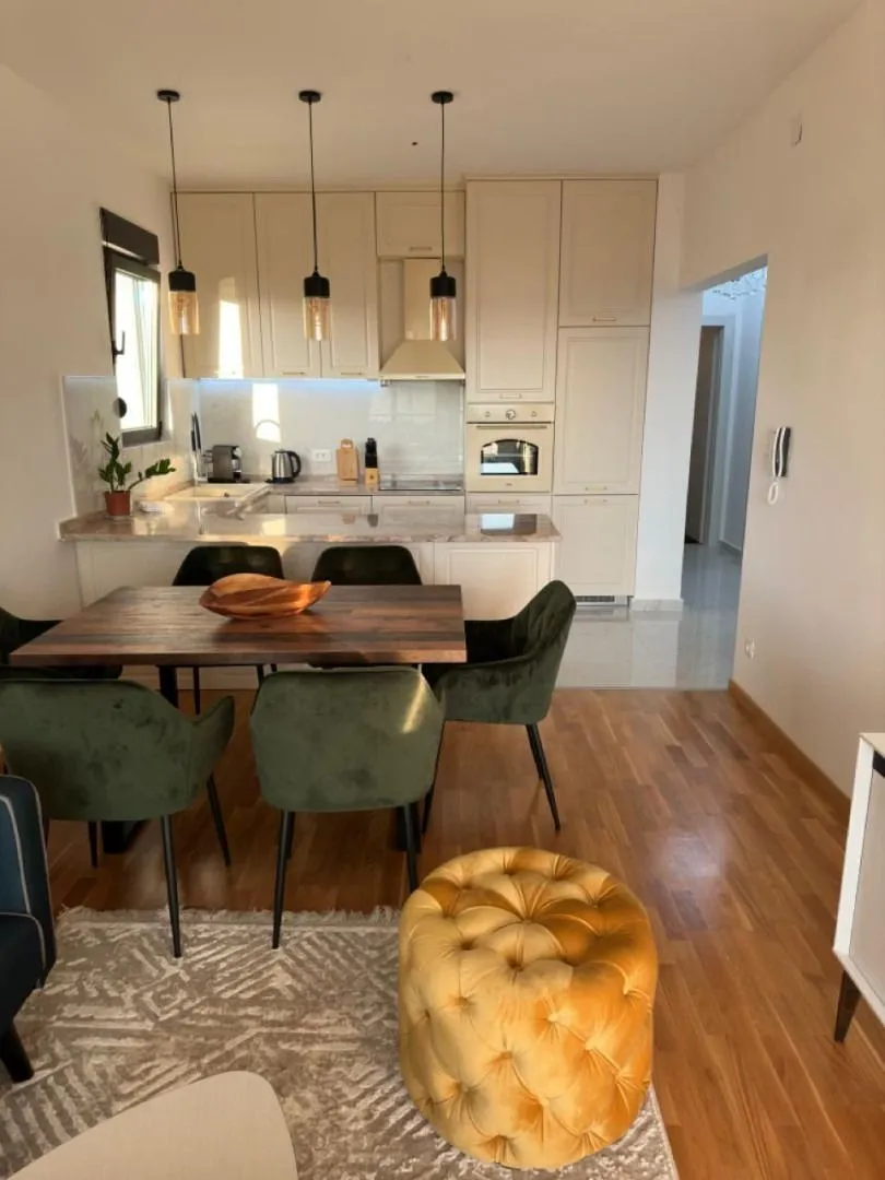 Prodaja, dvosoban stan, 71m², Mažina, Tivat