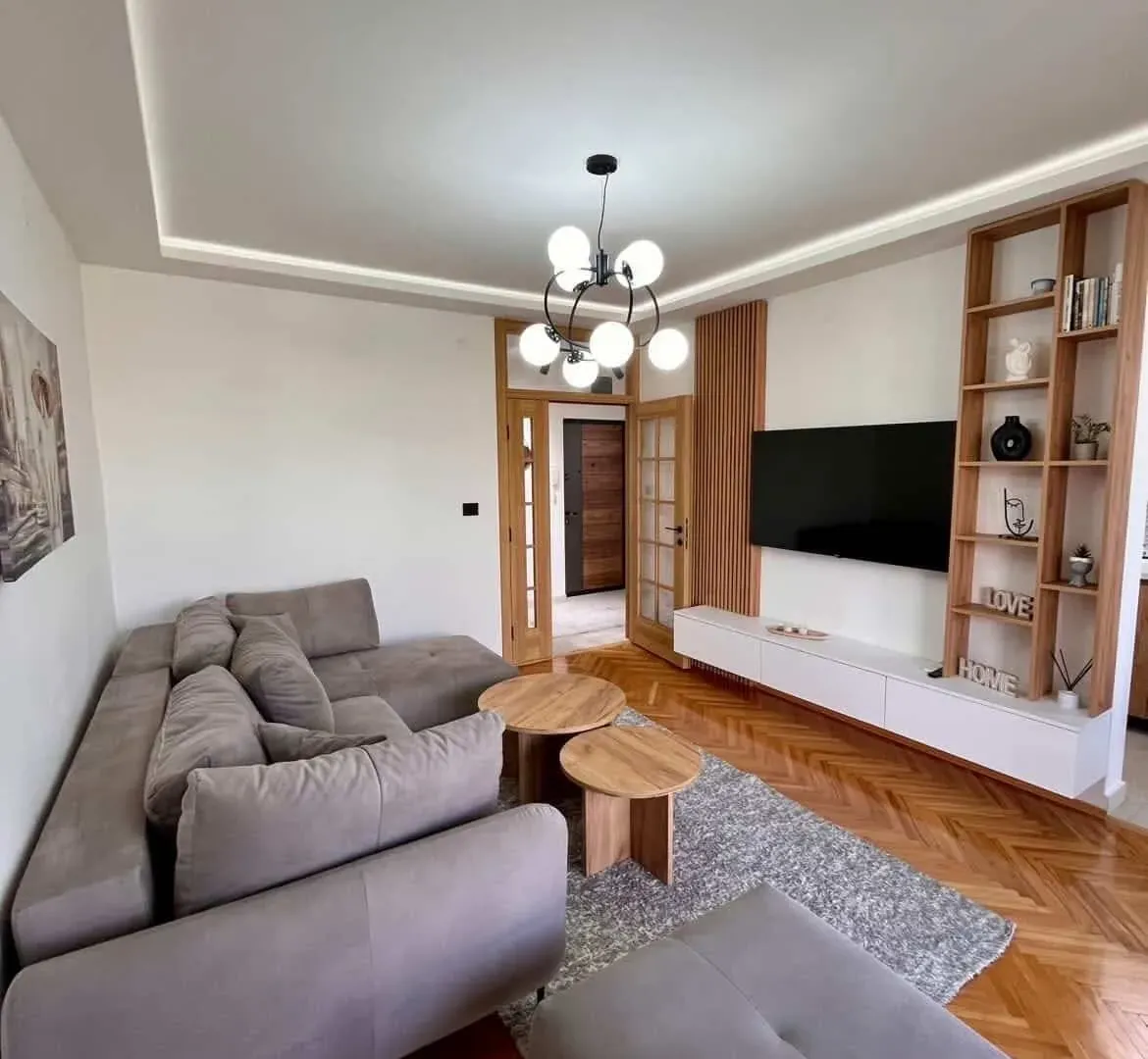 Izdavanje, dvosoban stan, 65m², Gintaš, Podgorica