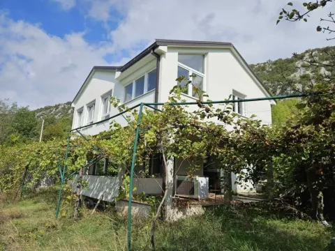 Sale, house, 180m², Danilovgrad, Crna Gora - image 1