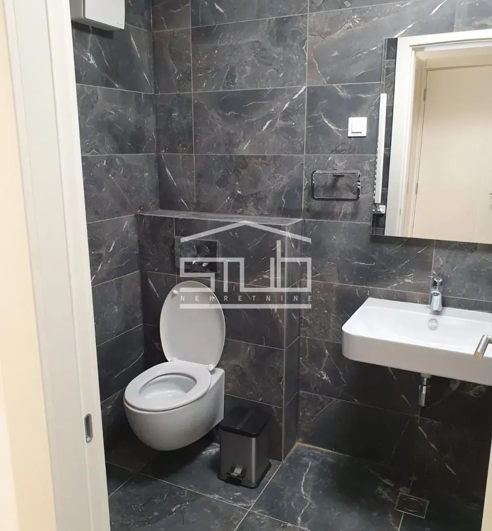 Izdavanje, trosoban stan, 105m², Novi Beograd Blok 65, Novi Beograd Sve Podlokacije