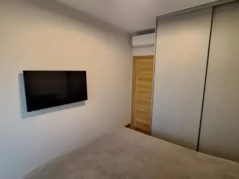 Izdavanje, jednosoban stan, 48m², New City, Podgorica - image 3