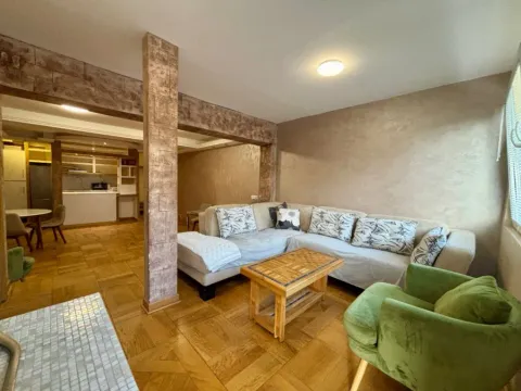 Izdavanje, trosoban stan, 95m², Južni Bulevar, Vračar Sve Podlokacije - image 8