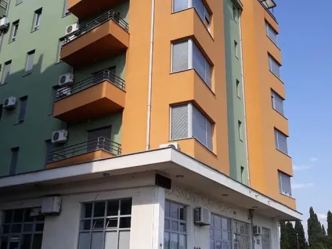 Izdavanje, jednosoban stan, 47m², Krivi Most, Podgorica - image 2