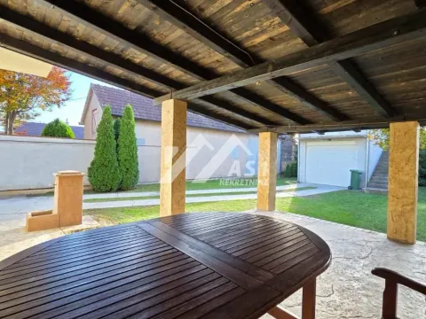 Rent, house, 250m², Centar, Stara Pazova - image 4