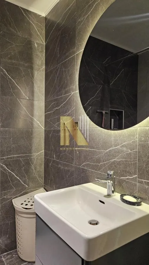 Prodaja, trosoban stan, 83m², Centar, Novi Sad