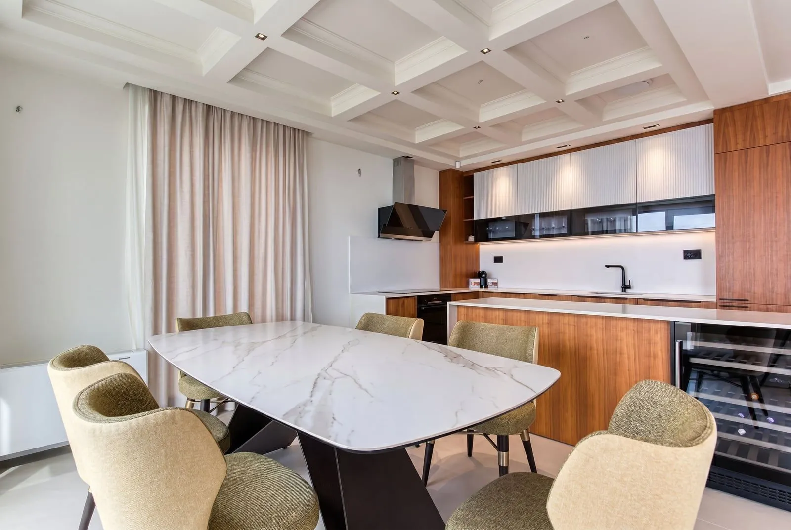 Prodaja, kuća, 250m², Blizikuće, Budva