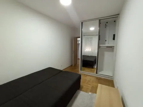 Izdavanje, jednosoban stan, 40m², Stari Aerodrom, Podgorica - image 5