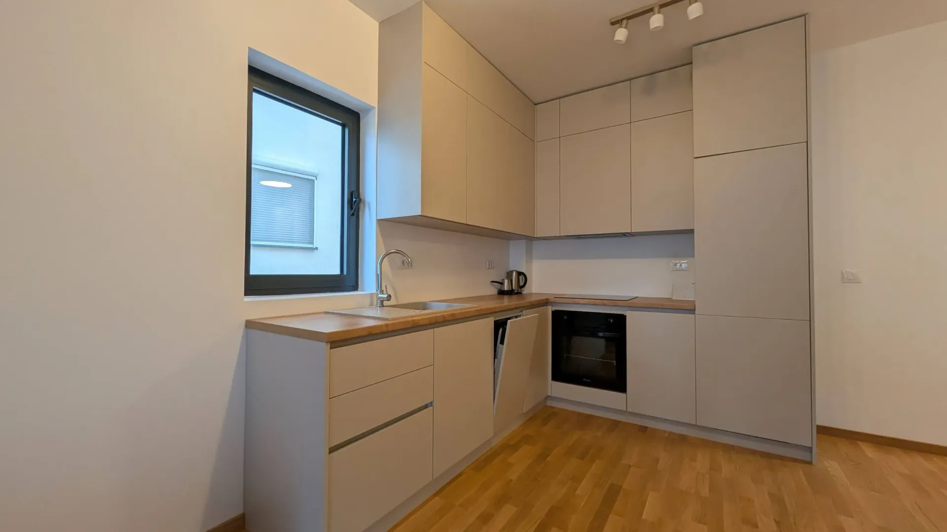 Rent, apartment, 58m², Bečići, Budva
