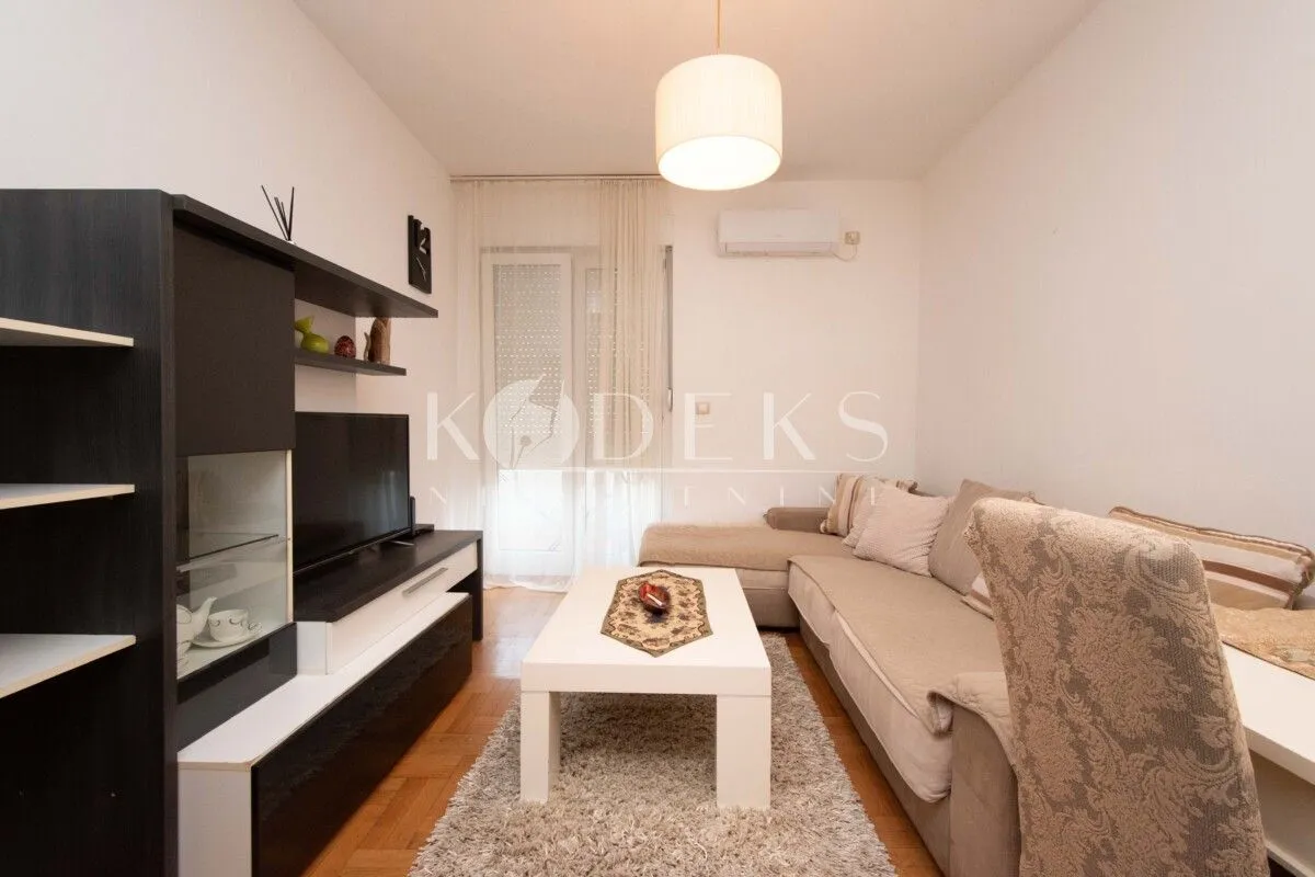 Izdavanje, jednosoban stan, 37m², Stari Aerodrom, Podgorica