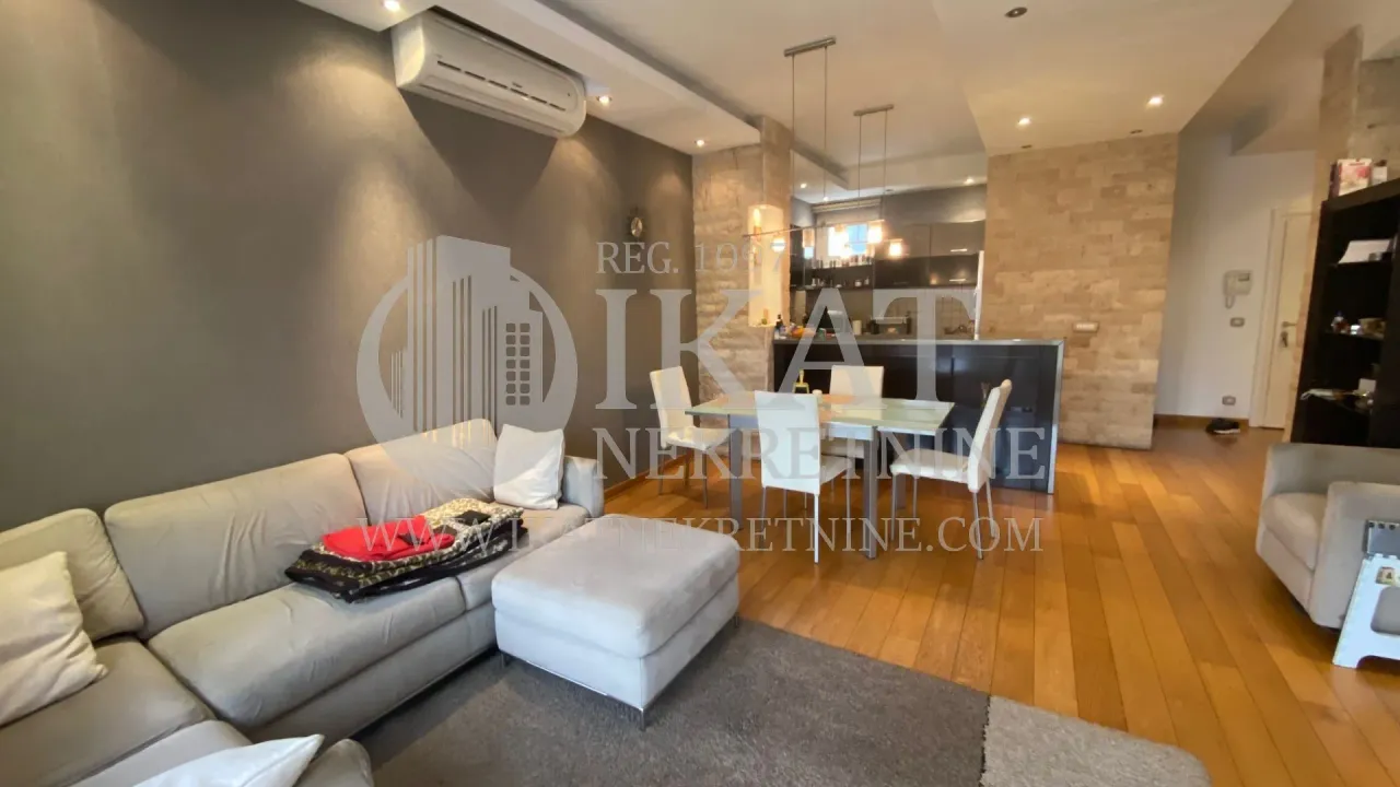 Izdavanje, trosoban stan, 95m², Savski Venac, Beograd