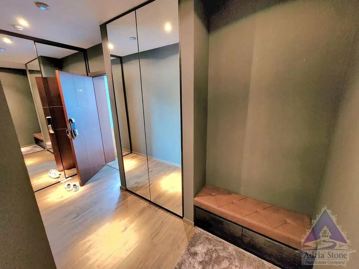 Sale, three bedroom apartment, 285m², Bečići, Budva