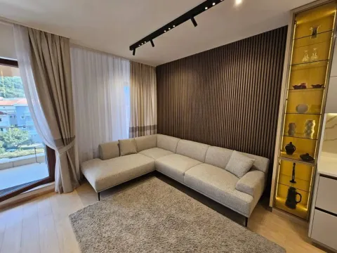 Prodaja, trosoban stan, 86m², Centar, Budva - image 1