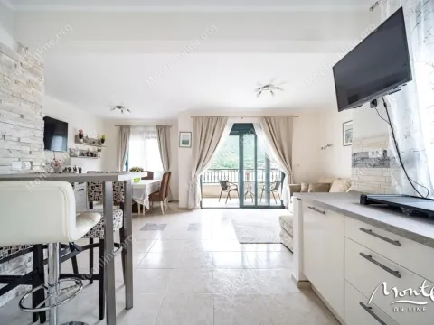 Sale, two bedroom apartment, 75m², Dobrota, Kotor - image 17