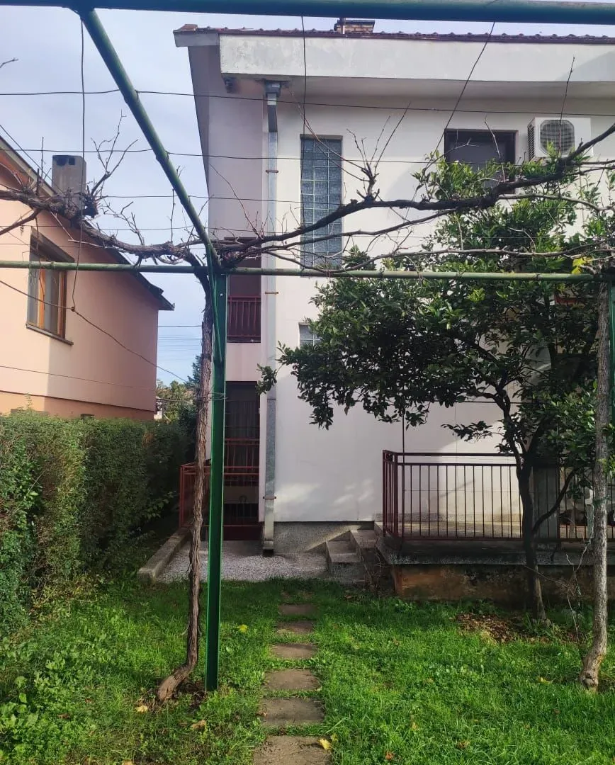 Rent, house, 200m², Zagorič, Podgorica