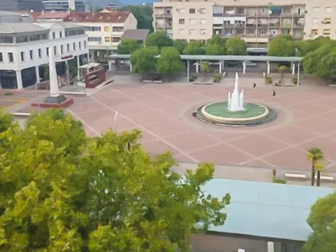 Izdavanje, dvosoban stan, 58m², Centar, Podgorica - image 2