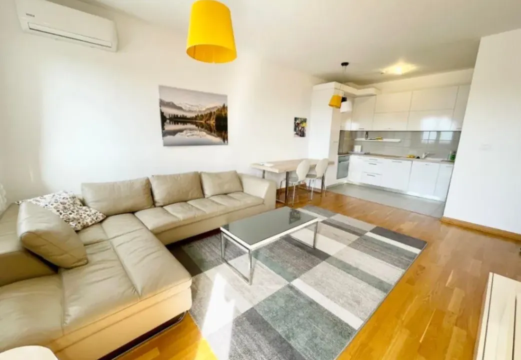 Izdavanje, dvosoban stan, 64m², City Kvart, Podgorica