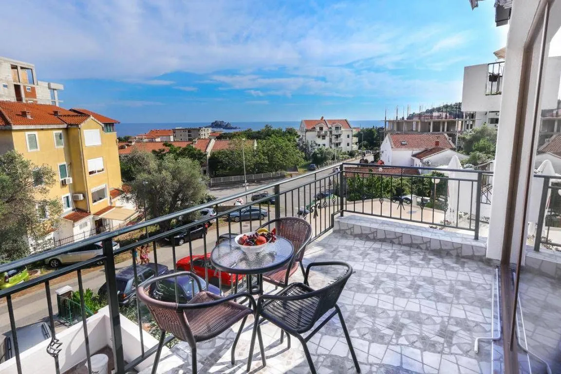 Sale, hospitality venue, 450m², Petrovac, Budva
