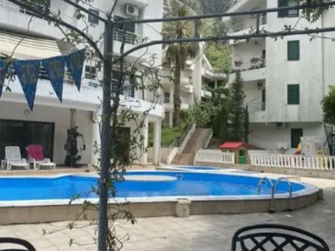 Sale, one bedroom apartment, 89m², Risan, Kotor - image 12