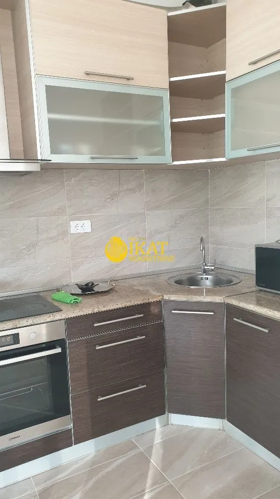 Izdavanje, trosoban stan, 104m², Vračar Hram, Vračar Sve Podlokacije