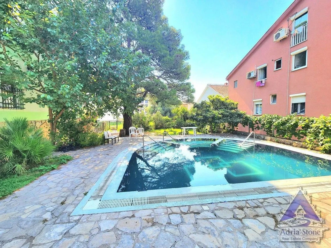 Prodaja, dvosoban stan, 64m², Podmaine, Budva