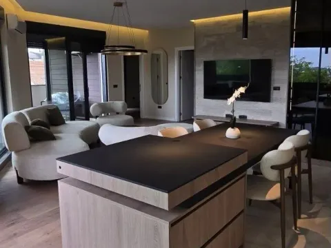 Izdavanje, trosoban stan, 82m², Olimp, Zvezdara Sve Podlokacije - image 2