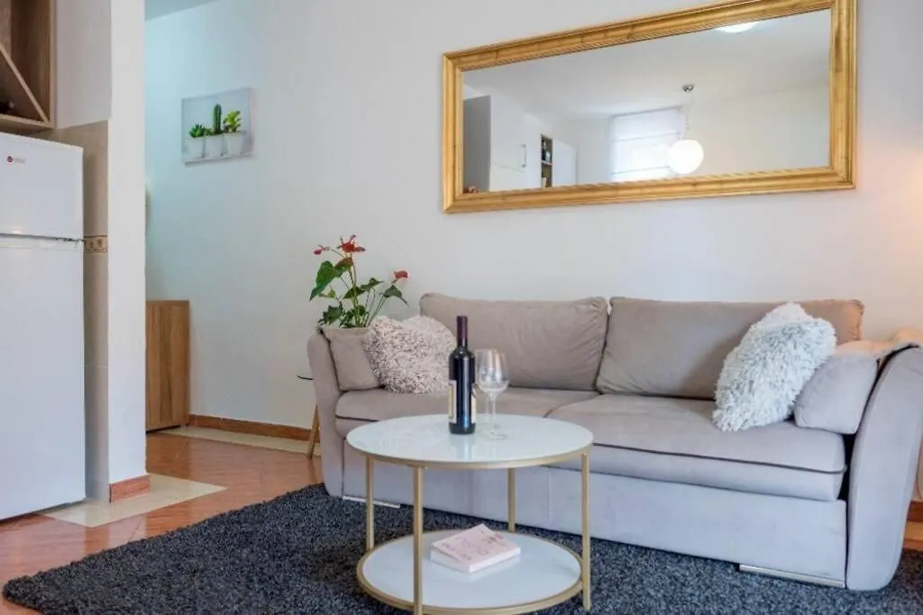 Rent, two bedroom apartment, 60m², Bečići, Budva