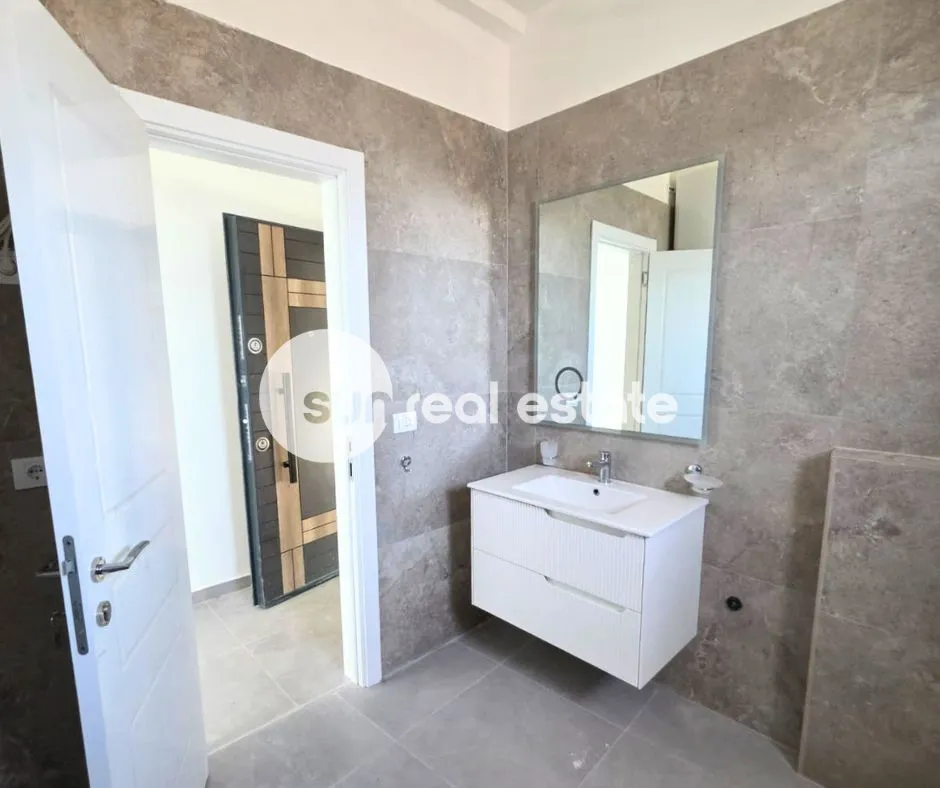 Prodaja, dvosoban stan, 52m², Centar, Ulcinj