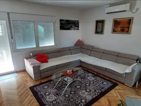 Prodaja, kuća, 220m², Stari Aerodrom, Podgorica - image 6