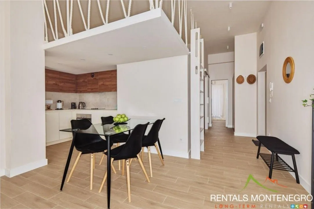 Rent, four bedroom apartment, 79m², Dumidran, Tivat