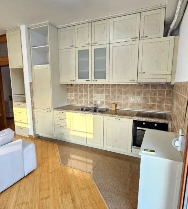 Izdavanje, dvosoban stan, 65m², Stari Aerodrom, Podgorica