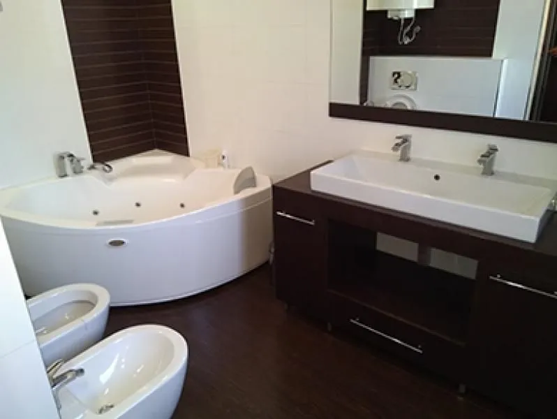Izdavanje, četvorosoban stan, 270m², Vračar Hram, Vračar Sve Podlokacije