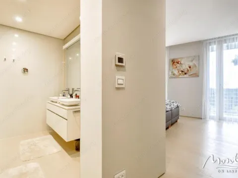 Prodaja, dvosoban stan, 179m², Budva, Crna Gora - image 9